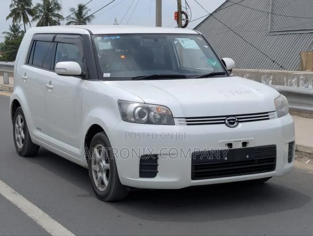 Toyota Corolla Rumion Hatchback 1.8 AWD 2008 White