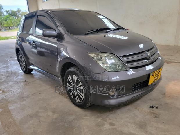 Toyota IST 2005 Gray