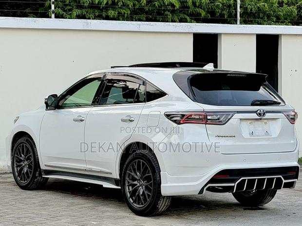 Toyota Harrier 2.0 2015 White