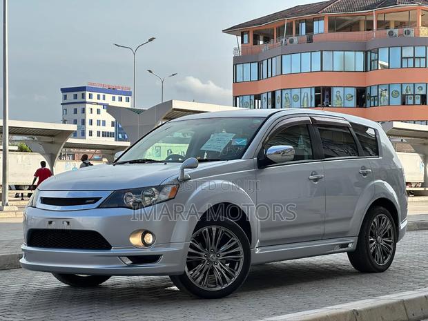 Mitsubishi Outlander 2011 Silver