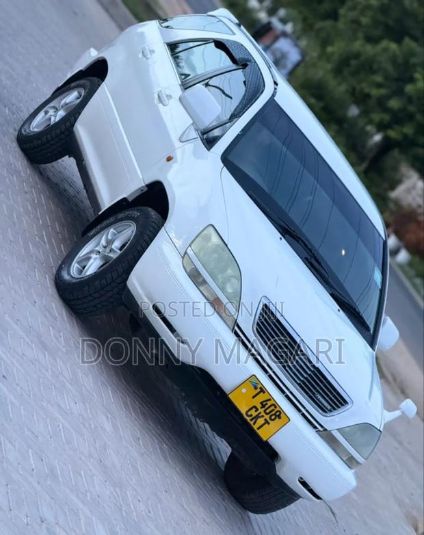 Toyota Harrier 2001 White