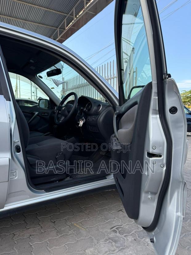 Toyota RAV4 1.8 2004 Silver