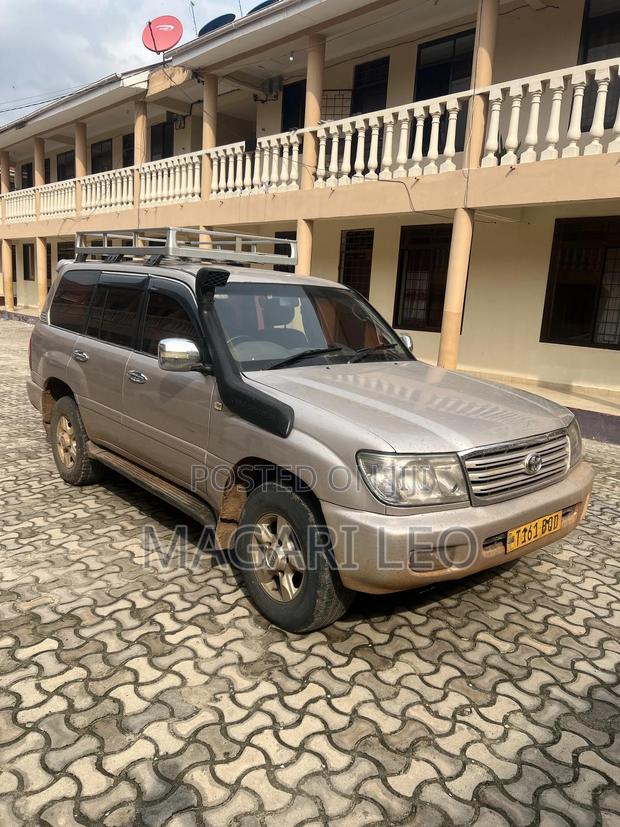 Toyota Land Cruiser 2004 Beige