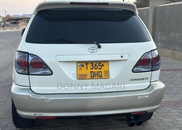 Toyota Harrier 2002 White