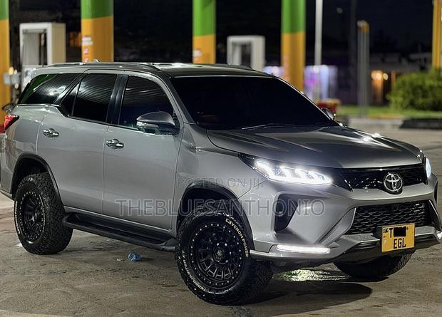Toyota Fortuner 2018 Silver