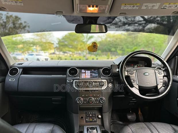 Land Rover Discovery 2011 Black