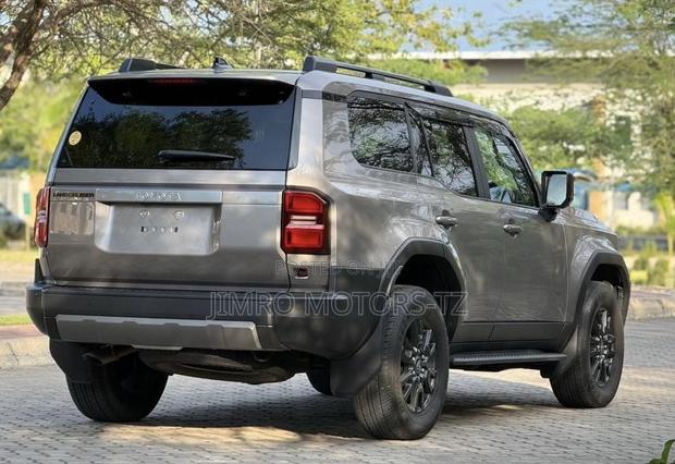 New Toyota Land Cruiser Prado 2025 Gray