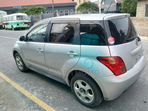 Toyota IST 2005 Silver
