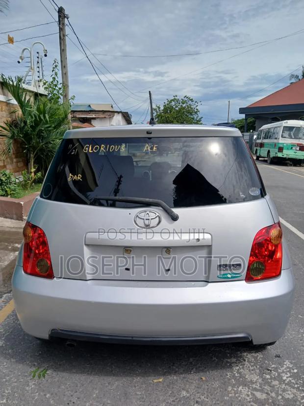 Toyota IST 2005 Silver