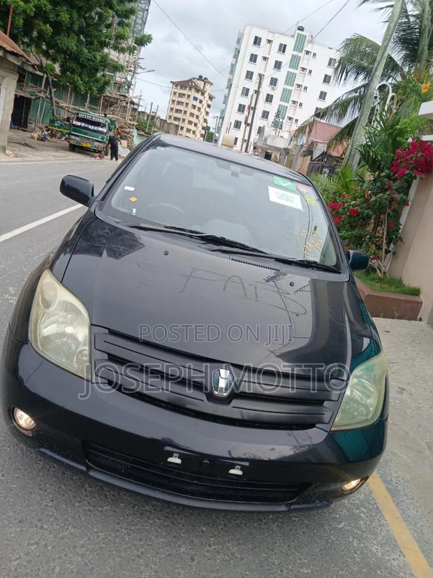 Toyota IST 2004 Black