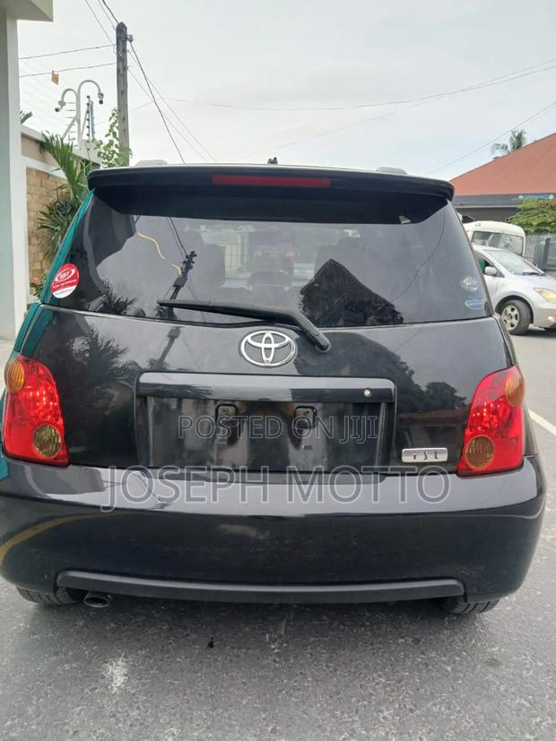 Toyota IST 2004 Black