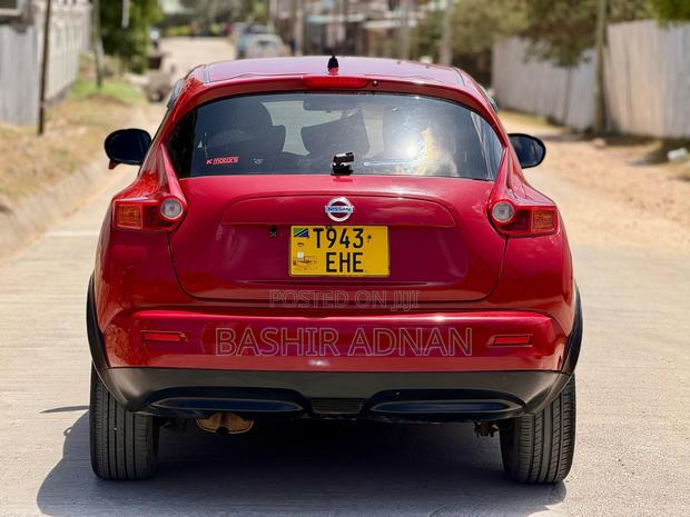 Nissan Juke 2011 Red