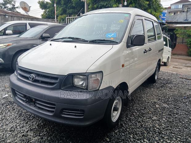 Toyota TownAce 2004 White