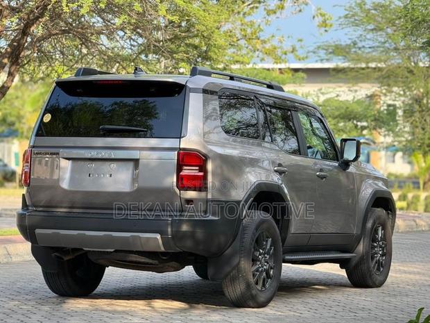 Toyota Land Cruiser Prado 2.8 2024 Gray
