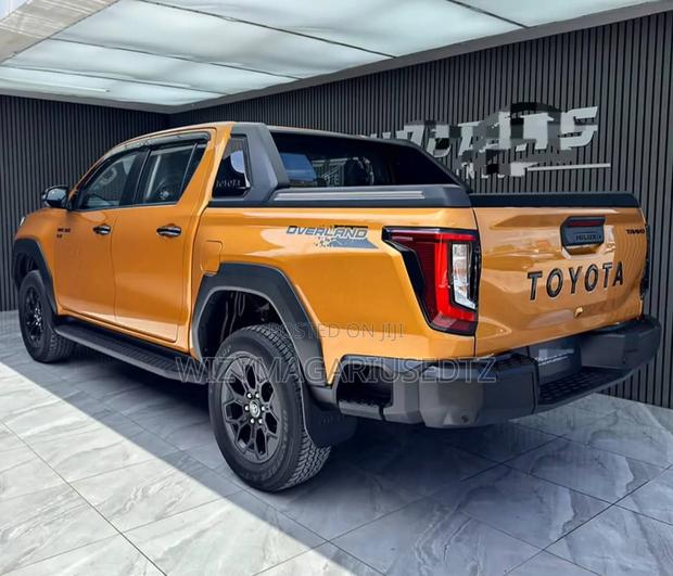 New Toyota Hilux 2025 Gold