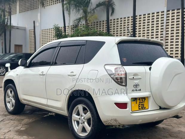 Toyota RAV4 2007 White