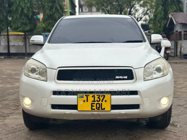 Toyota RAV4 2007 White