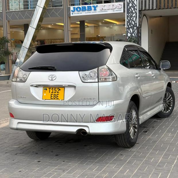 Toyota Harrier 2004 Silver