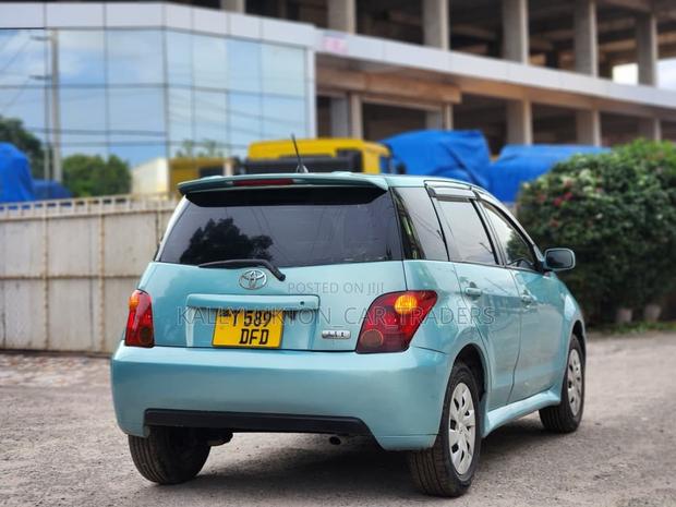 Toyota IST 2005 Blue