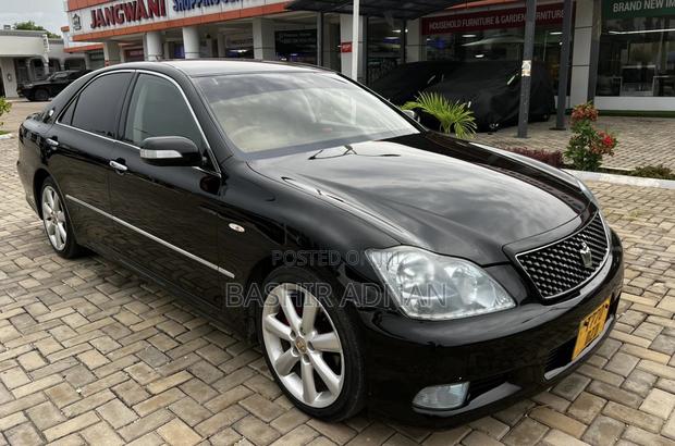 Toyota Crown 2006 Black