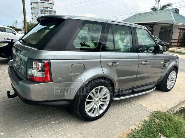 Land Rover Range Rover Sport 2012 Gray