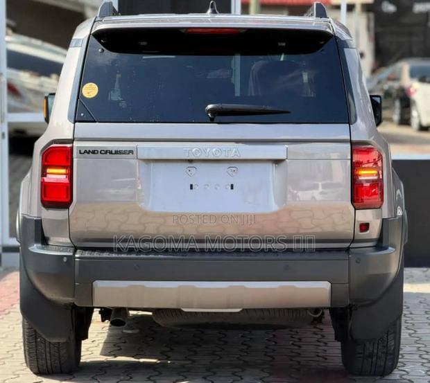 Toyota Land Cruiser 2024 Gray