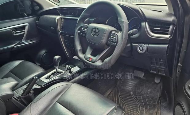 Toyota Land Cruiser 2024 Gray
