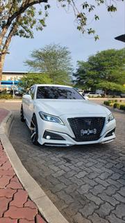 Toyota Crown 2018 White for sale