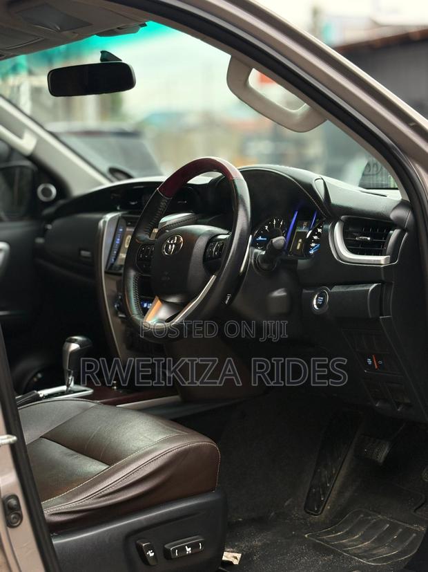Toyota Fortuner 2018 Gray