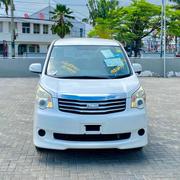 Toyota Noah 2.0 158hp AWD (7 Seater) 2012 White for sale