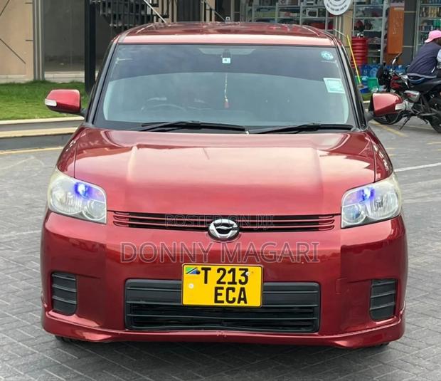 Toyota Corolla Rumion 2010 Maroon