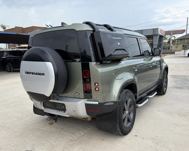 Land Rover Defender 2021 Green