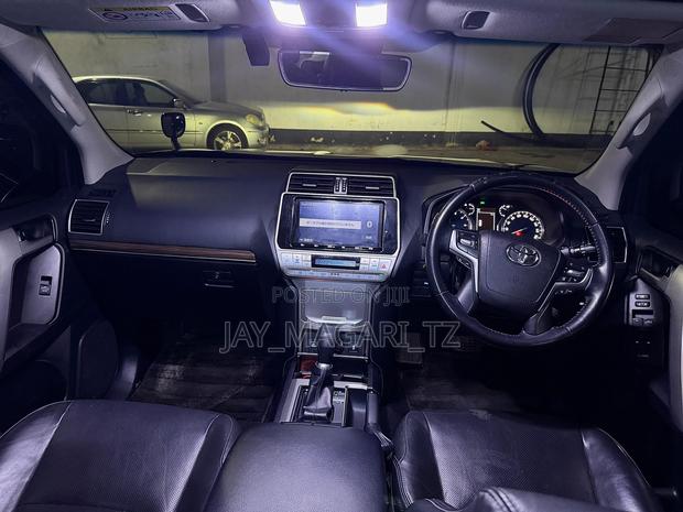 Toyota Land Cruiser Prado 2021 Black