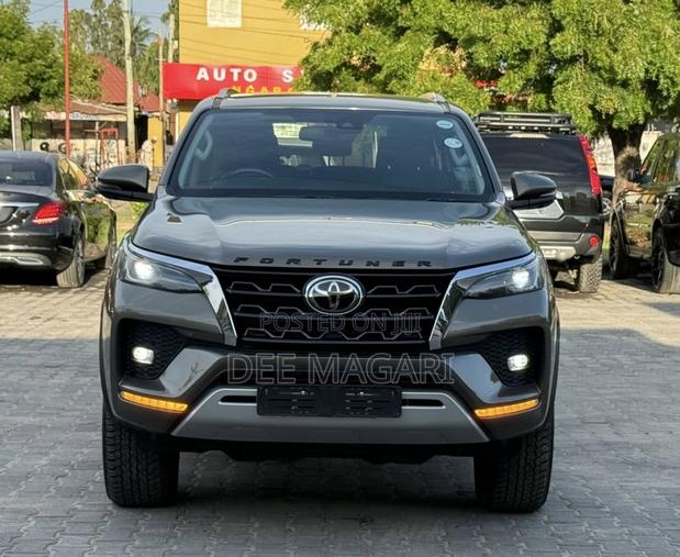 Toyota Fortuner 2.8 D AWD 2021