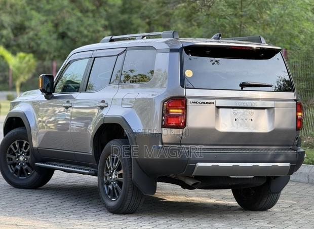 Toyota Land Cruiser Prado 2.8 2025 Gray