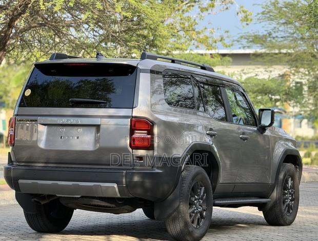 Toyota Land Cruiser Prado 2.8 2025 Gray