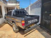 Toyota Hilux 2.5 Cab 2005 Gray for sale
