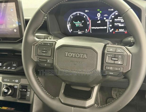 New Toyota Hilux 2025 Black
