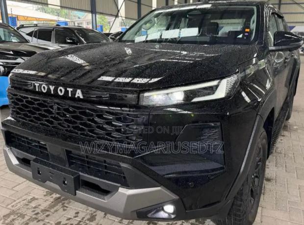 New Toyota Hilux 2025 Matt Black