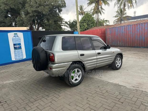 Toyota RAV4 2002 Gray