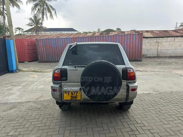 Toyota RAV4 2002 Gray