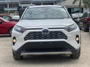 Toyota RAV4 Hybrid 2019 White for sale