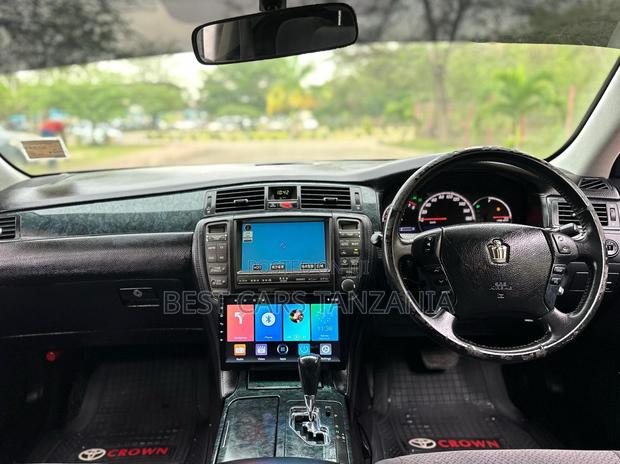 Toyota Crown 2005 White