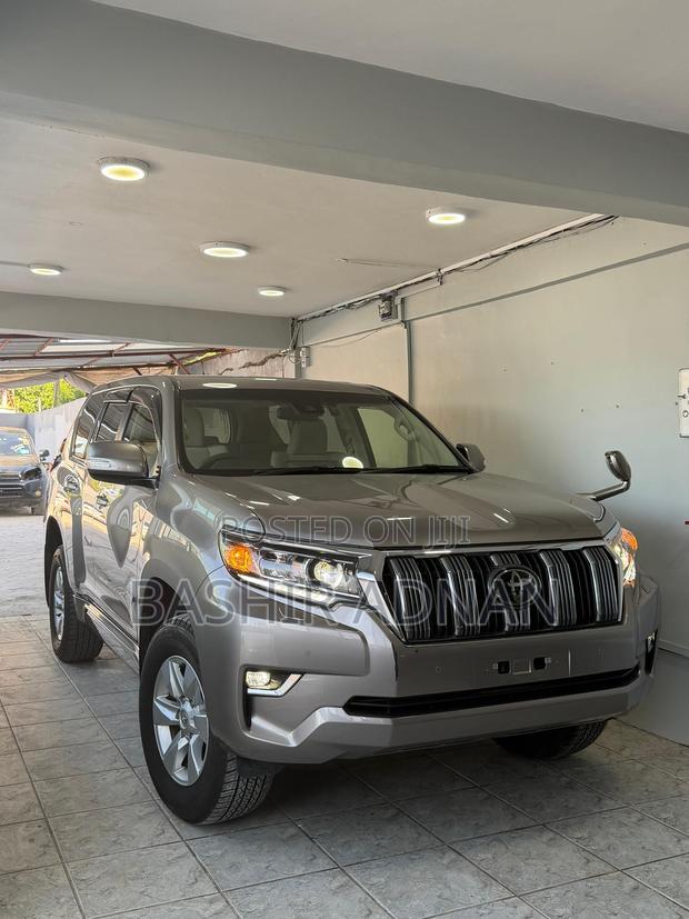 Toyota Land Cruiser Prado 2.7 2022 Gray