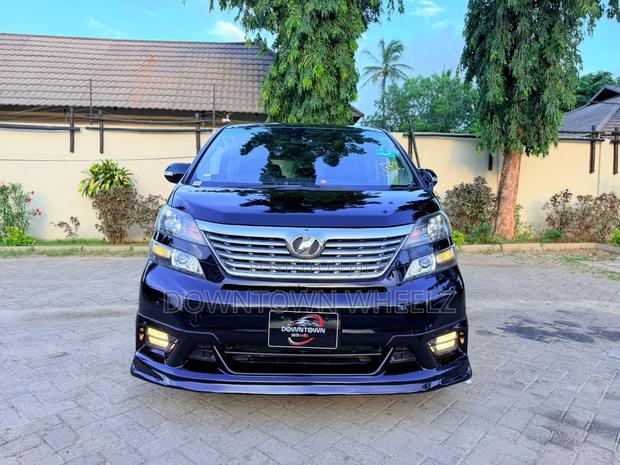Toyota Vellfire 2010 Black