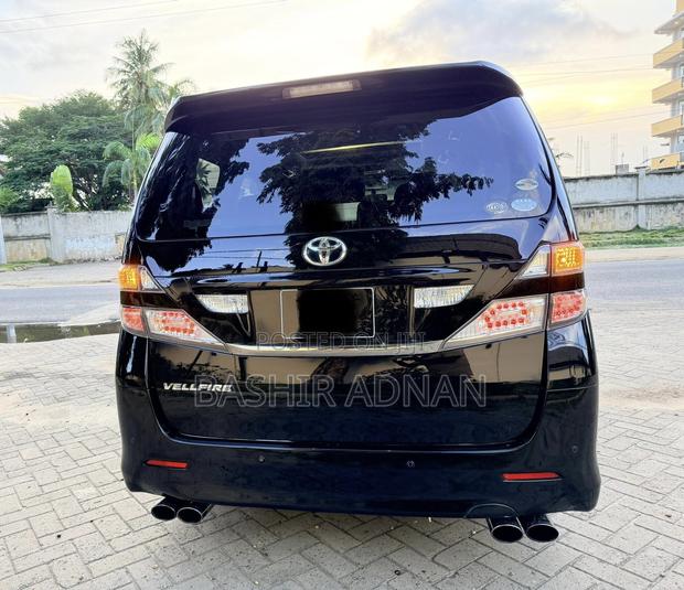 Toyota Vellfire 2010 Black