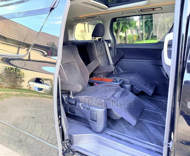 Toyota Vellfire 2010 Black