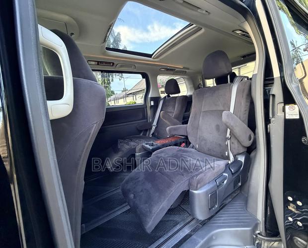 Toyota Vellfire 2010 Black