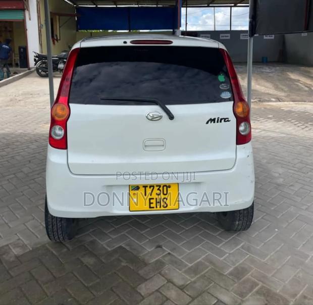 Daihatsu Mira 2005 White