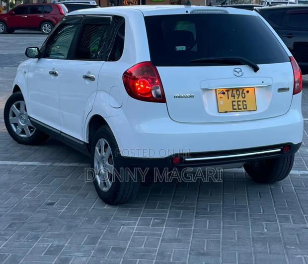 Mazda Verisa 2010 White